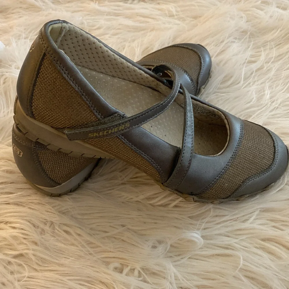 SKECHERS Glittery/ leather shoes